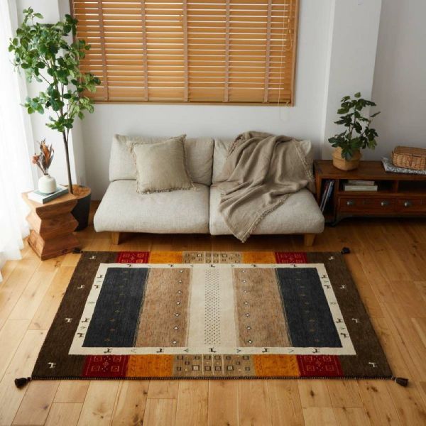 ふんわり柔らかな天然ニュージーランドウールを100%使用したインド製手織りギャッベラグ『パーニ』