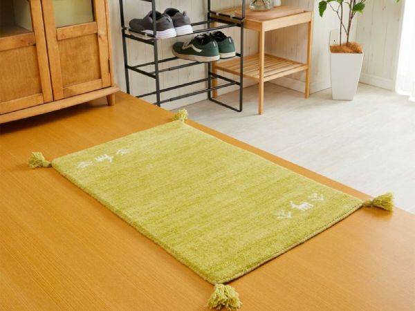 若草色の玄関マット