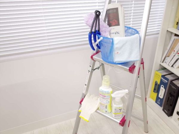 ブラインドを掃除するための道具