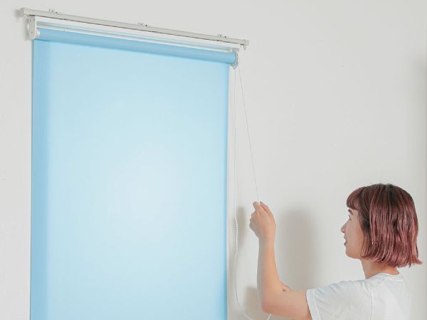 ロールスクリーンのカーテンレール付け