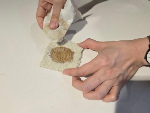 カーペットに付いたコーヒーのシミ抜き