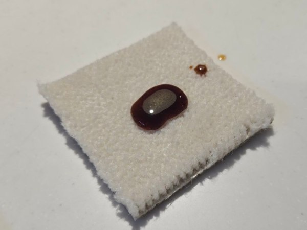 コーヒーのシミを撥水カーペットで実験