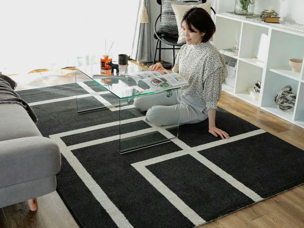 髪の毛や汚れが目立ちにくいラグ