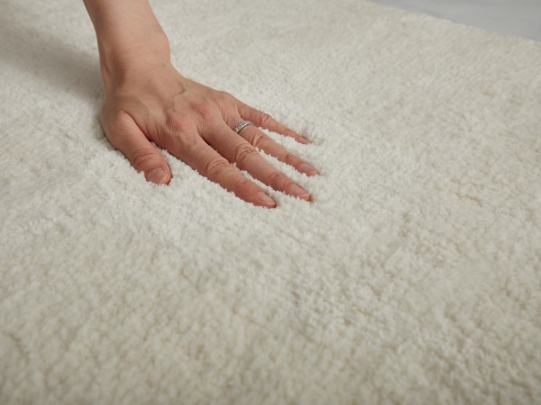 毛足の短いマイクロファイバーのラグ