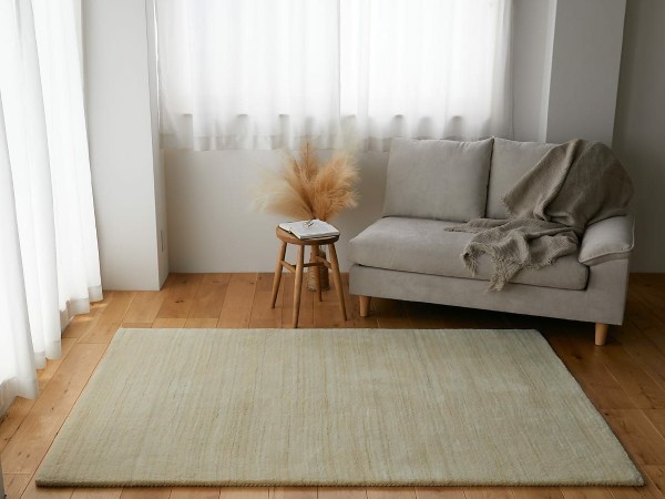 ウール100％無染色のラグとナチュラルインテリア