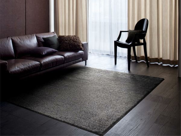 ミックスカラーの高級ブラックラグ