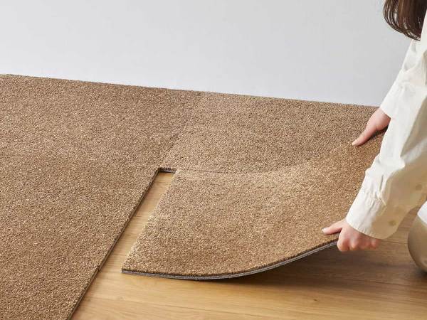 犬の粗相が頻繁にあるならタイルカーペットがおすすめ