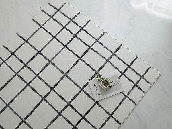 グレーのソファに合う韓国インテリアラグ