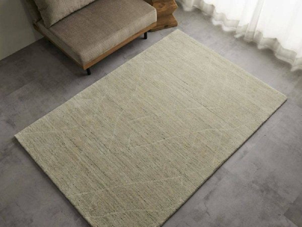 お部屋が素敵に華やかに♪お洒落で丈夫なウィルトン織ラグ『ルイサ』