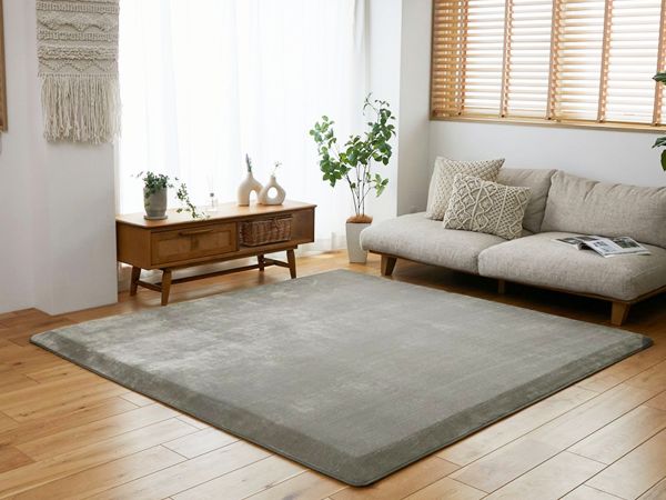 ルンバが走行可能なウレタンラグとナチュラルインテリア