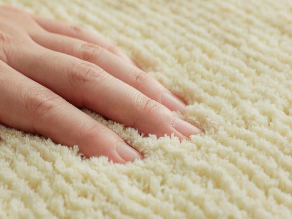 アレルギー対策になるカーペット「ポッシュ」ウィルス花粉対策にも有効なラグ