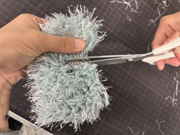 シャギーラグをハサミで切る場合