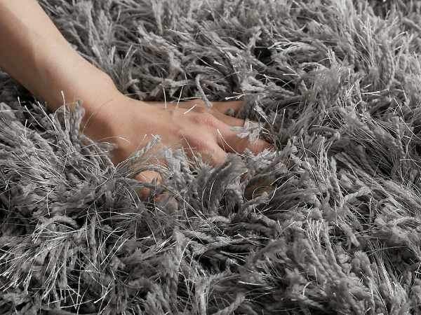 毛足の長いラグ「フィタ」