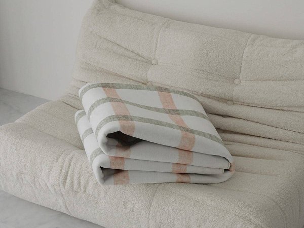 畳んでしまえる【MONOA+シリーズ】ラグ　ウィム　ピンク