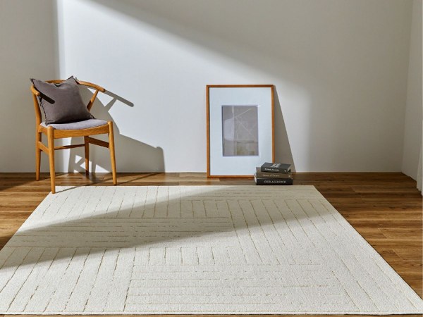 一人暮らしでオールシーズン使用できるラグとモダンインテリア