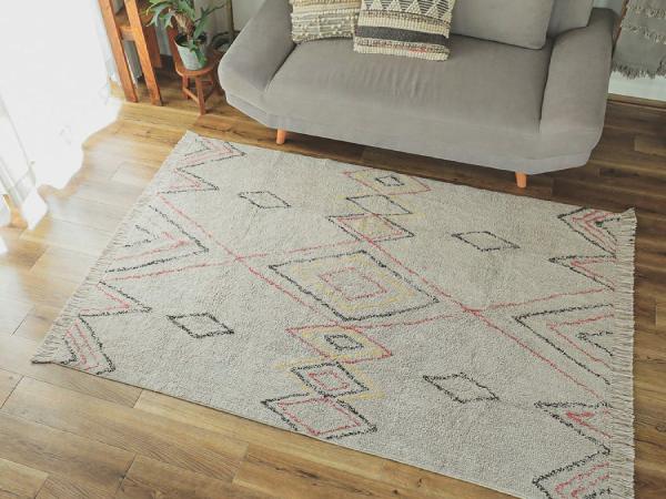 モロッカン柄のアジラルデザインラグ