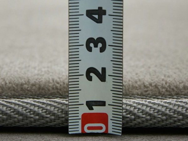 薄いウレタンラグ『ジョイナス』の厚さ