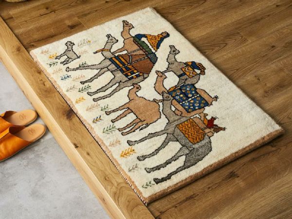 ラクダの絵が描かれたギャッベ「B-23540]