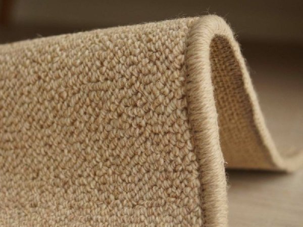 サラッとした毛足のオーダーカーペット『マルゴ』