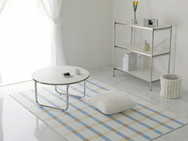 韓国インテリアに映える黄色のチェックラグ