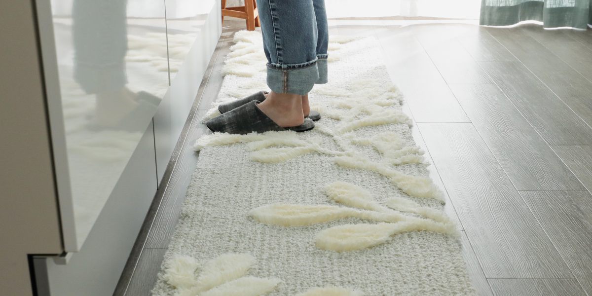 キッチンマットは必要か？メリットとデメリット、おすすめ商品紹介