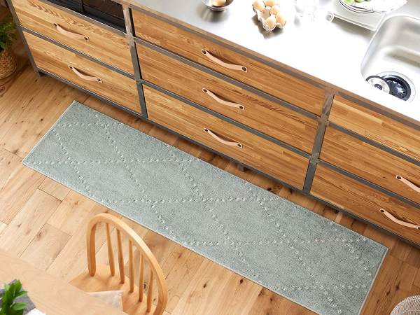 床を傷や汚れから守ってくれるキッチンマット