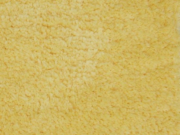 パステルイエローのラグの毛足
