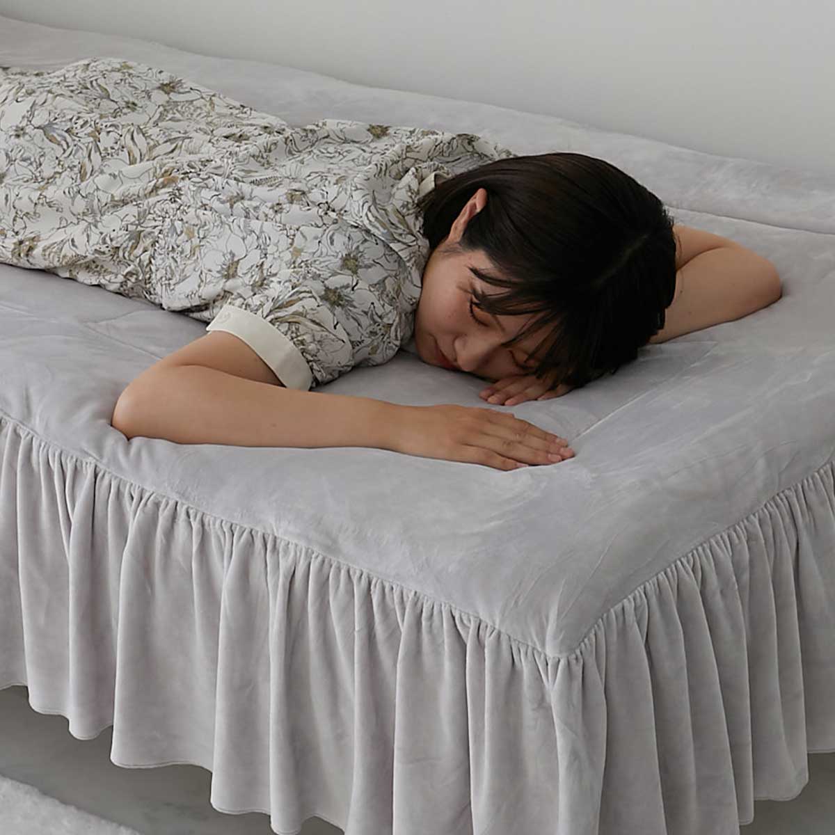 寝転んでいる様子