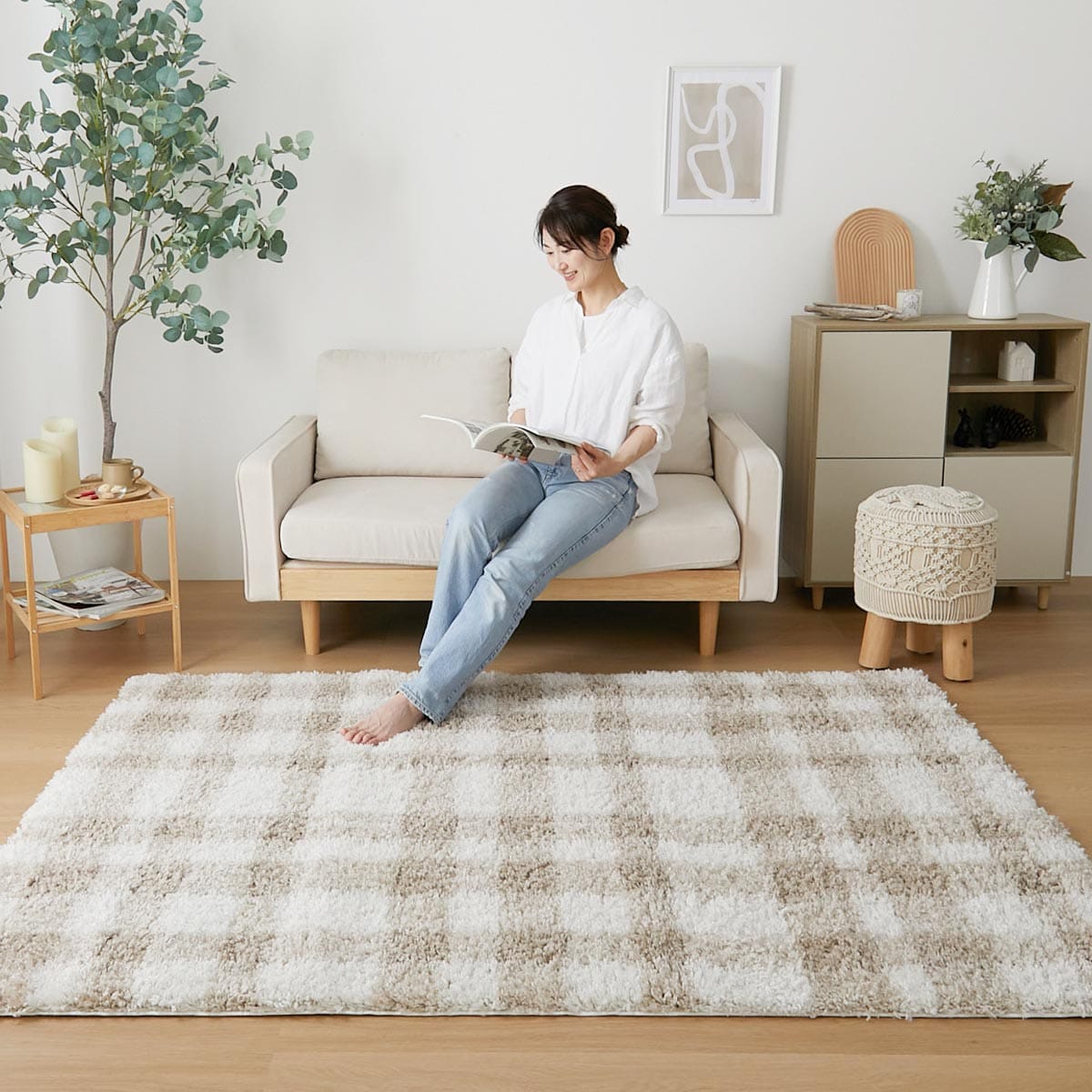 足元に敷いている様子