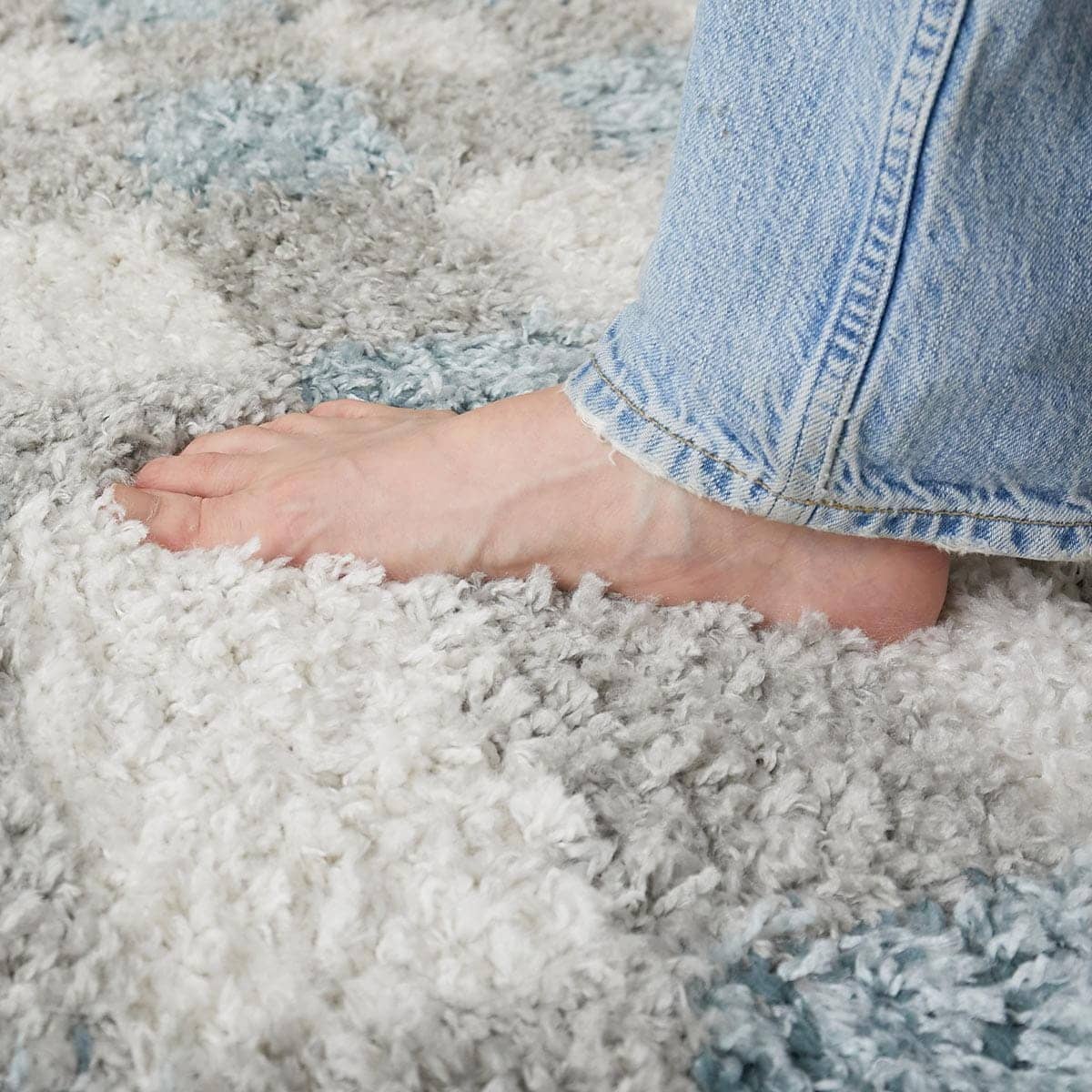 歩いている様子のアップ