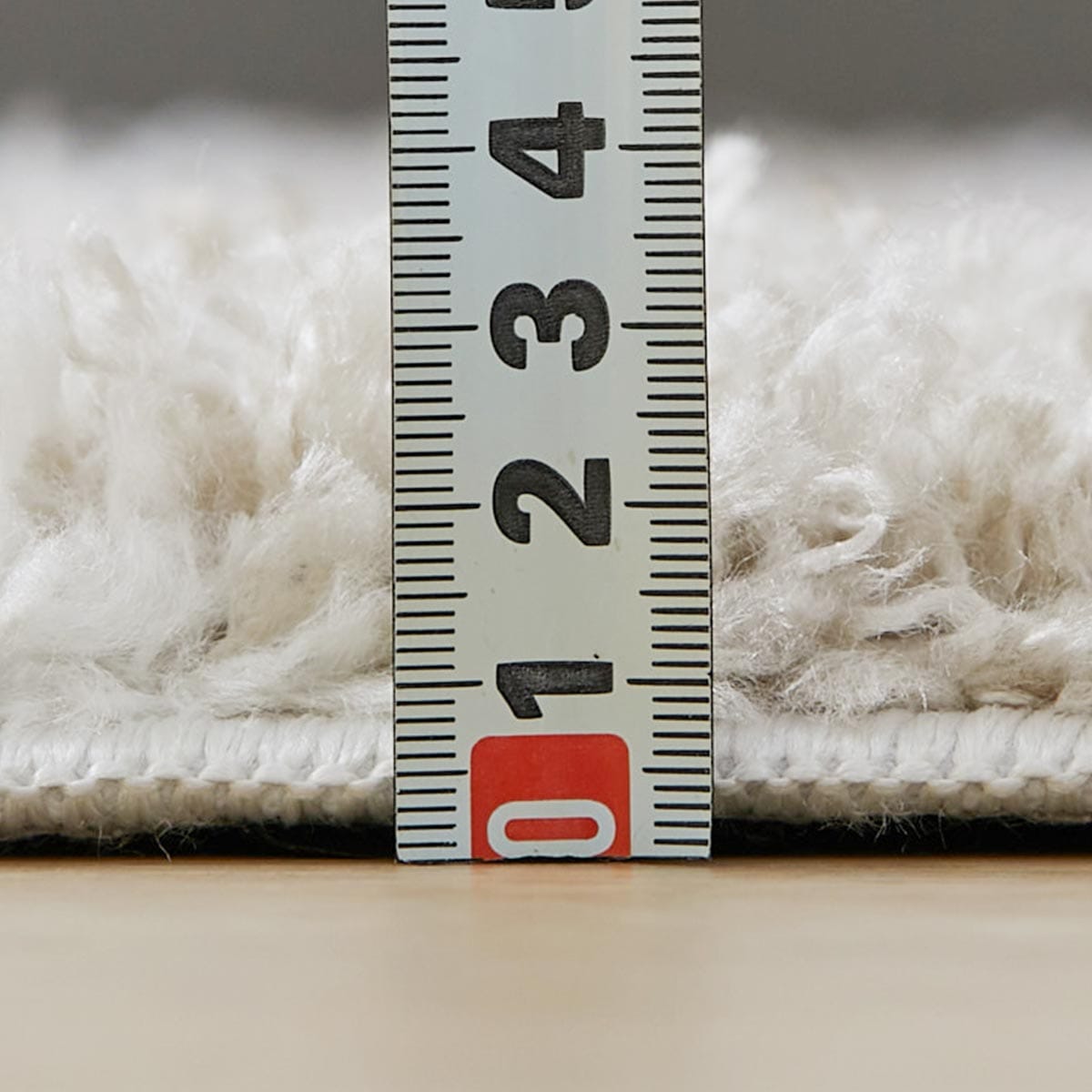 厚みを計測している様子