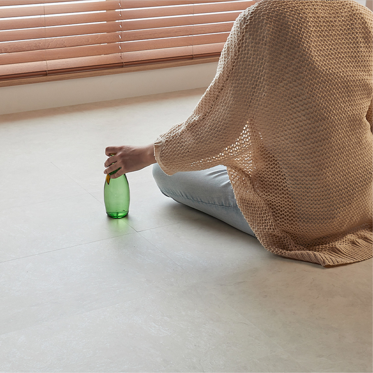 座っているイメージ