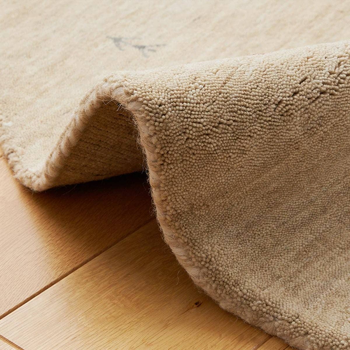 ラグを曲げている様子