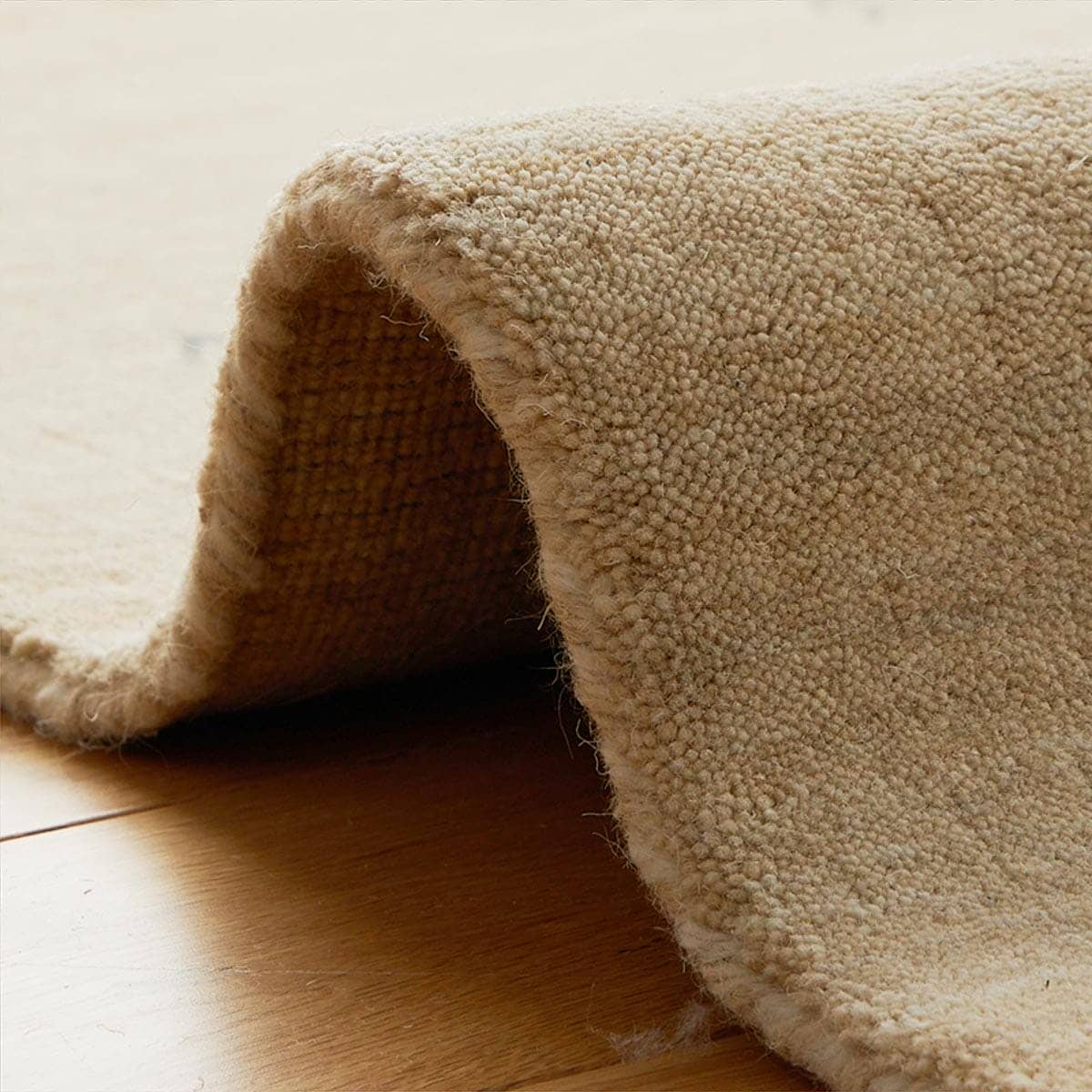 ラグを曲げている様子