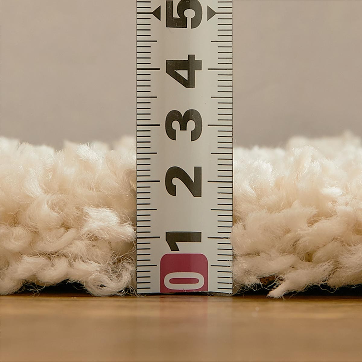 厚みを計測している様子