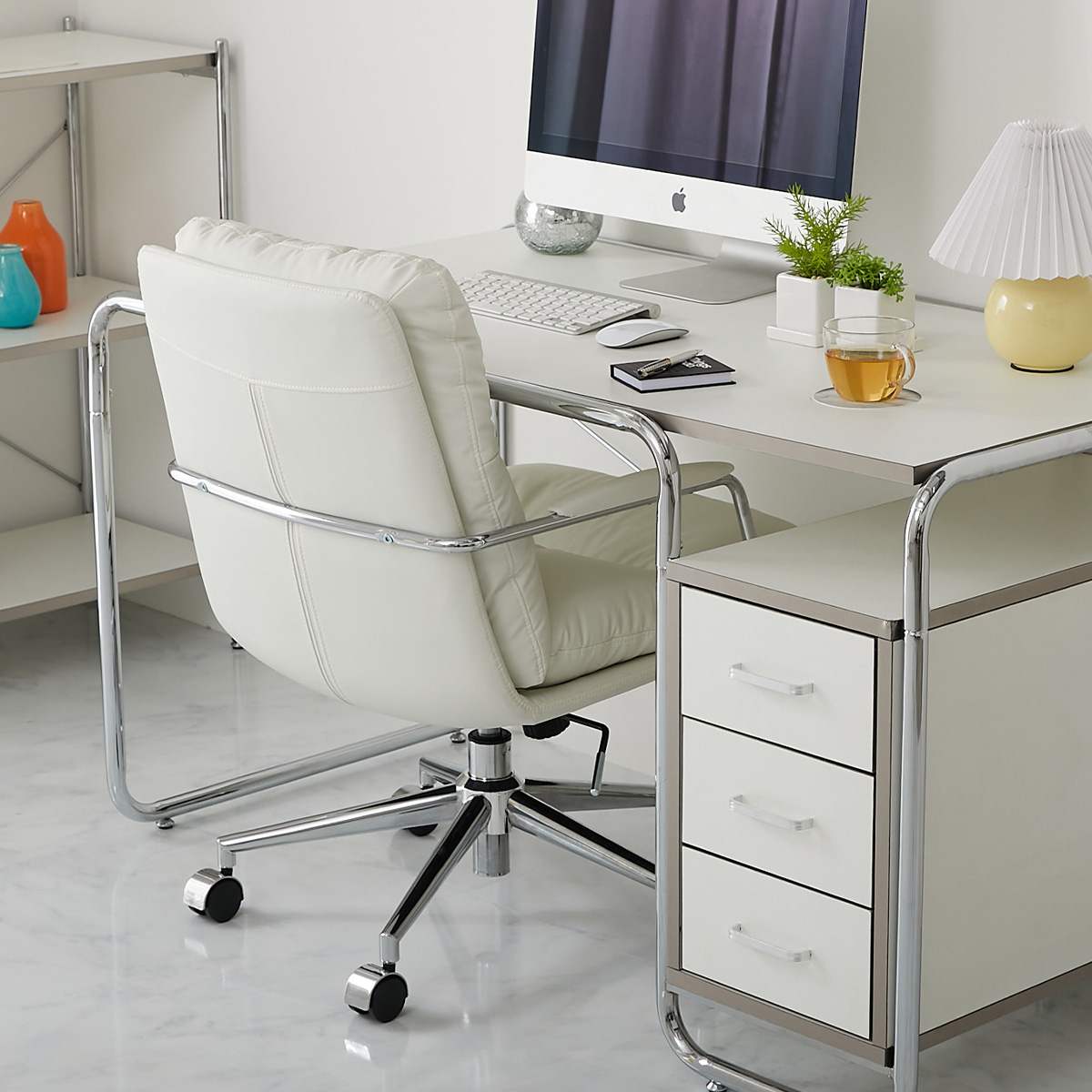 ホワイトインテリアに合わせている様子