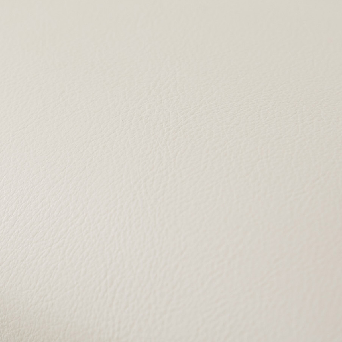 ホワイトインテリアに合わせた様子