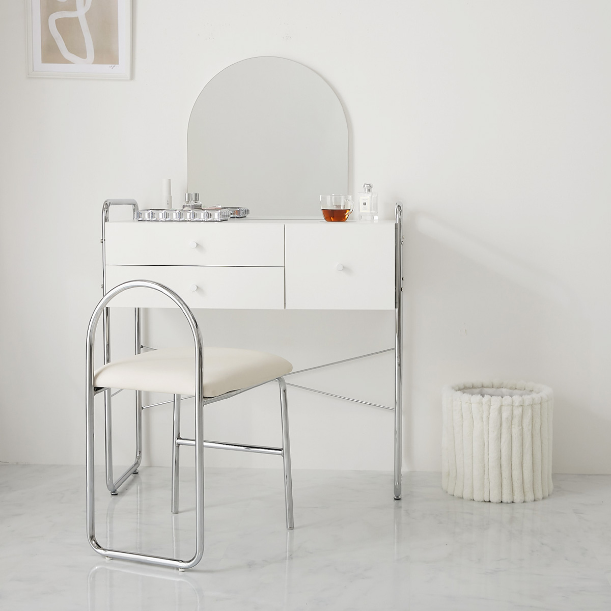 商品のシルエットがわかる正面から見たイメージ