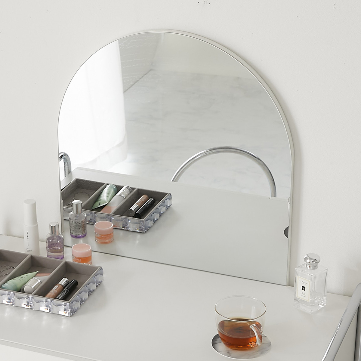 ミラーのデザインがわかるアップ