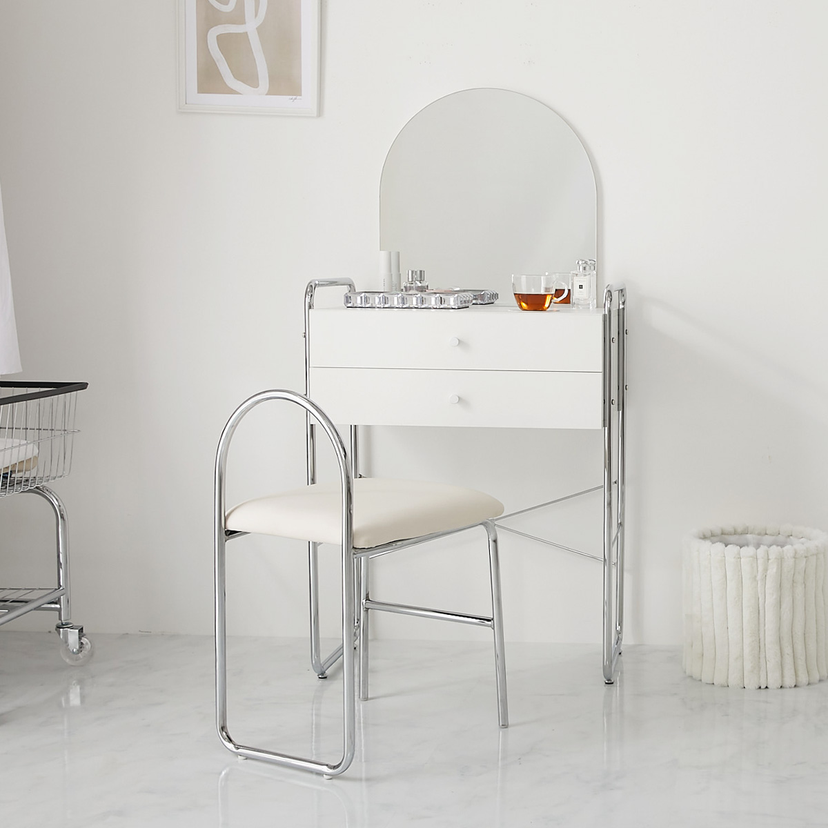 商品のシルエットがわかる正面から見たイメージ