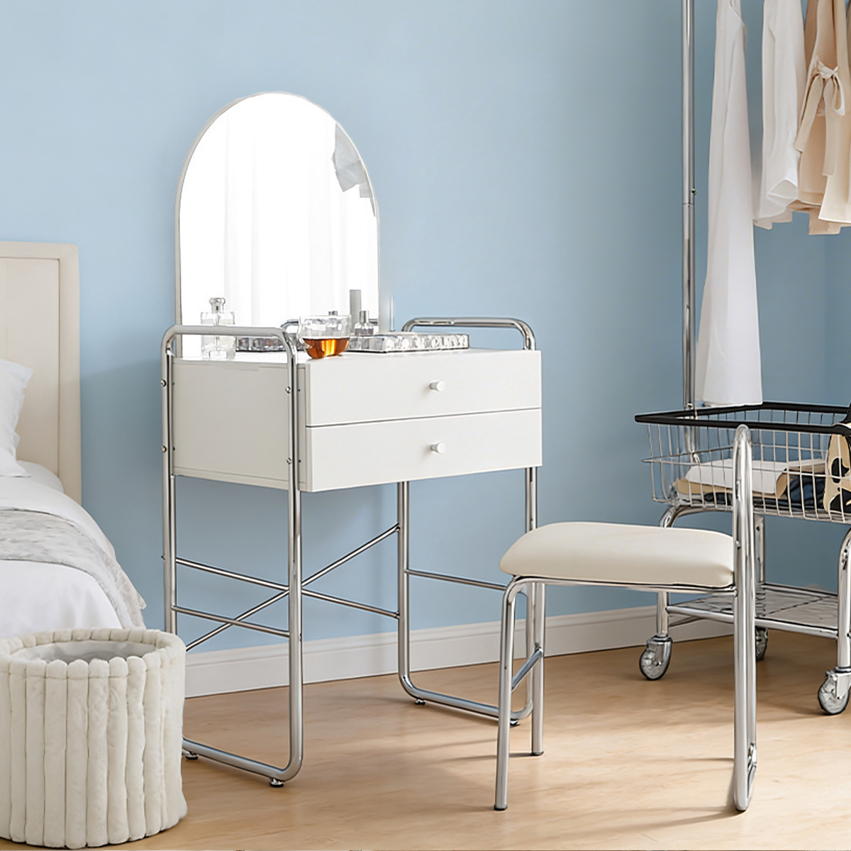 ブルーの壁紙に合わせている様子