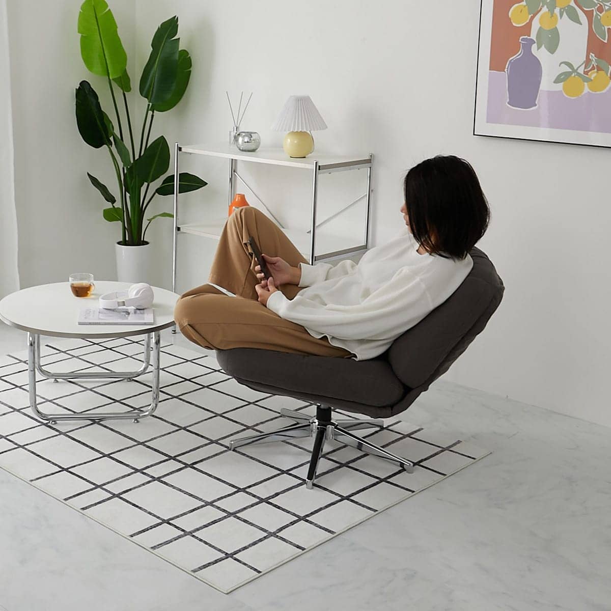 座っているイメージ