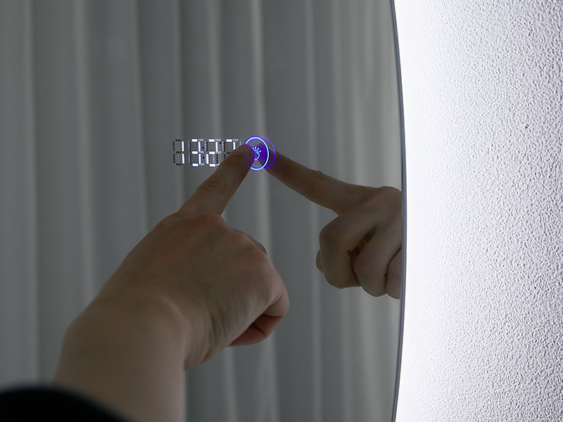 ブラケットの間を計測している様子