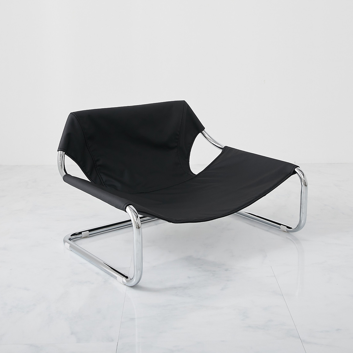 シルエットの分かる画像