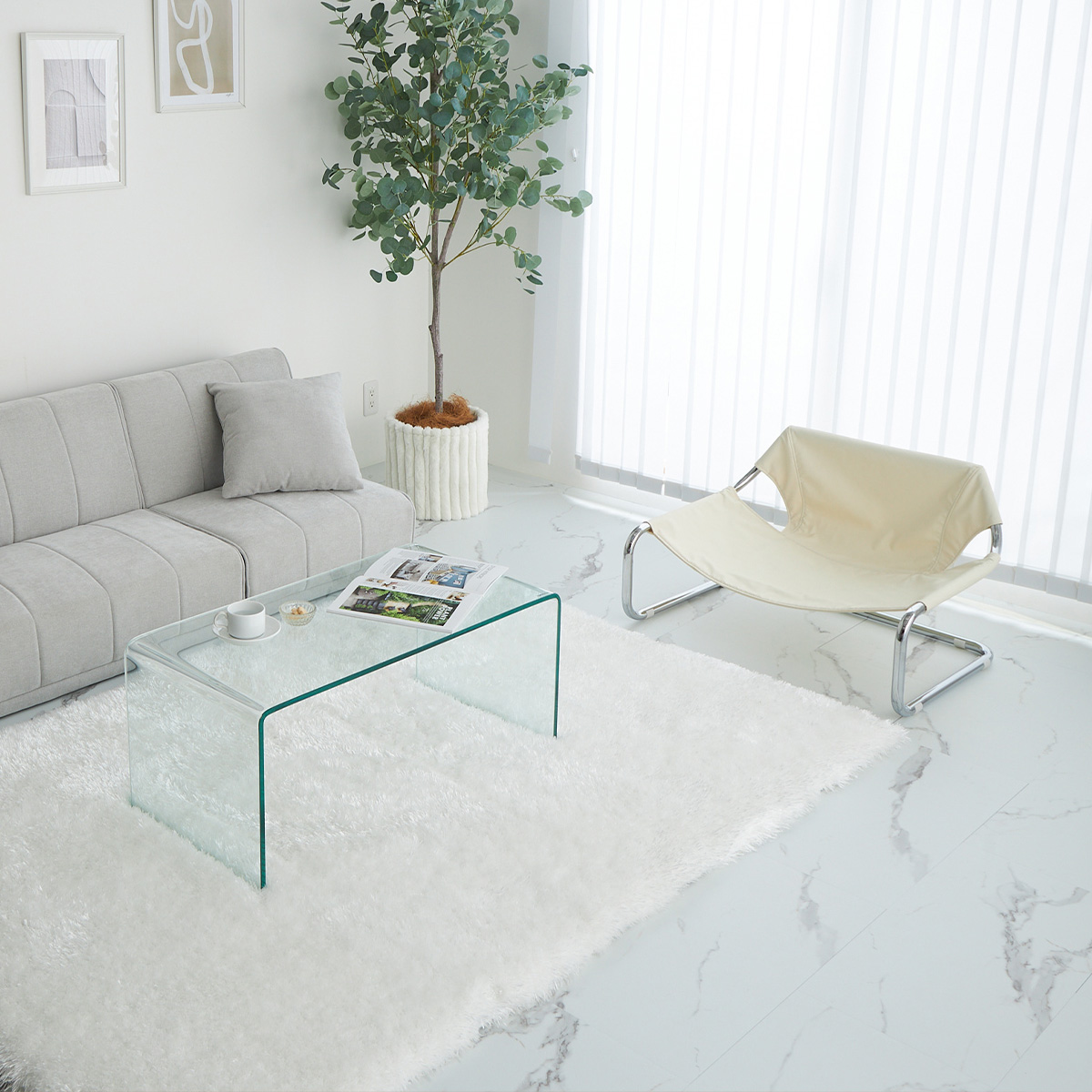 ホワイトインテリアにペットベッドを合わせたところ