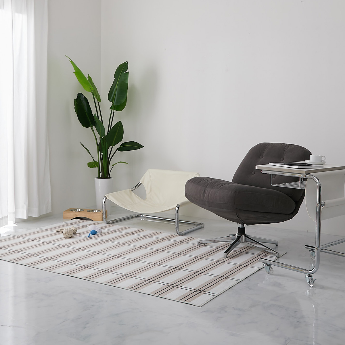 一人掛けソファと合わせて使用したイメージ